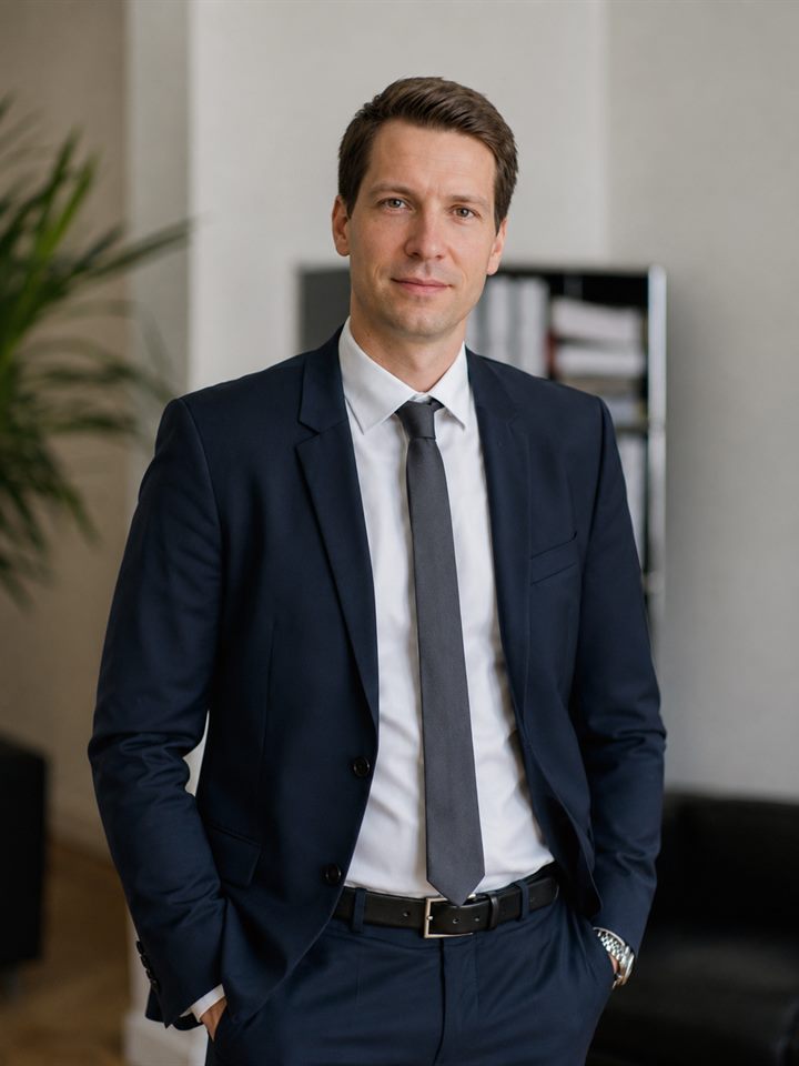 Dr. Anton Voigt